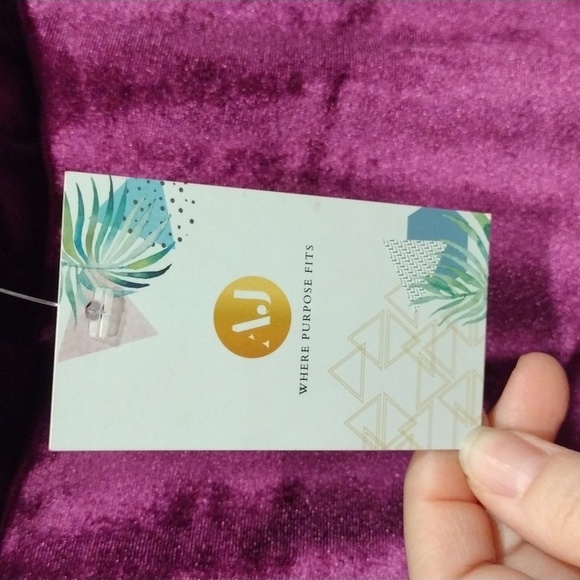 NWT My Amelia James Girl's Fuchsia Velvet Velour Skater Style Skirt Sz L-Casual - Picture 3 of 7